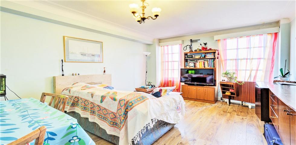 			HEATING and HOT WATER INCLUDED, 1 Bedroom, 1 bath, 1 reception Flat			 Eton College Road, BELSIZE PARK